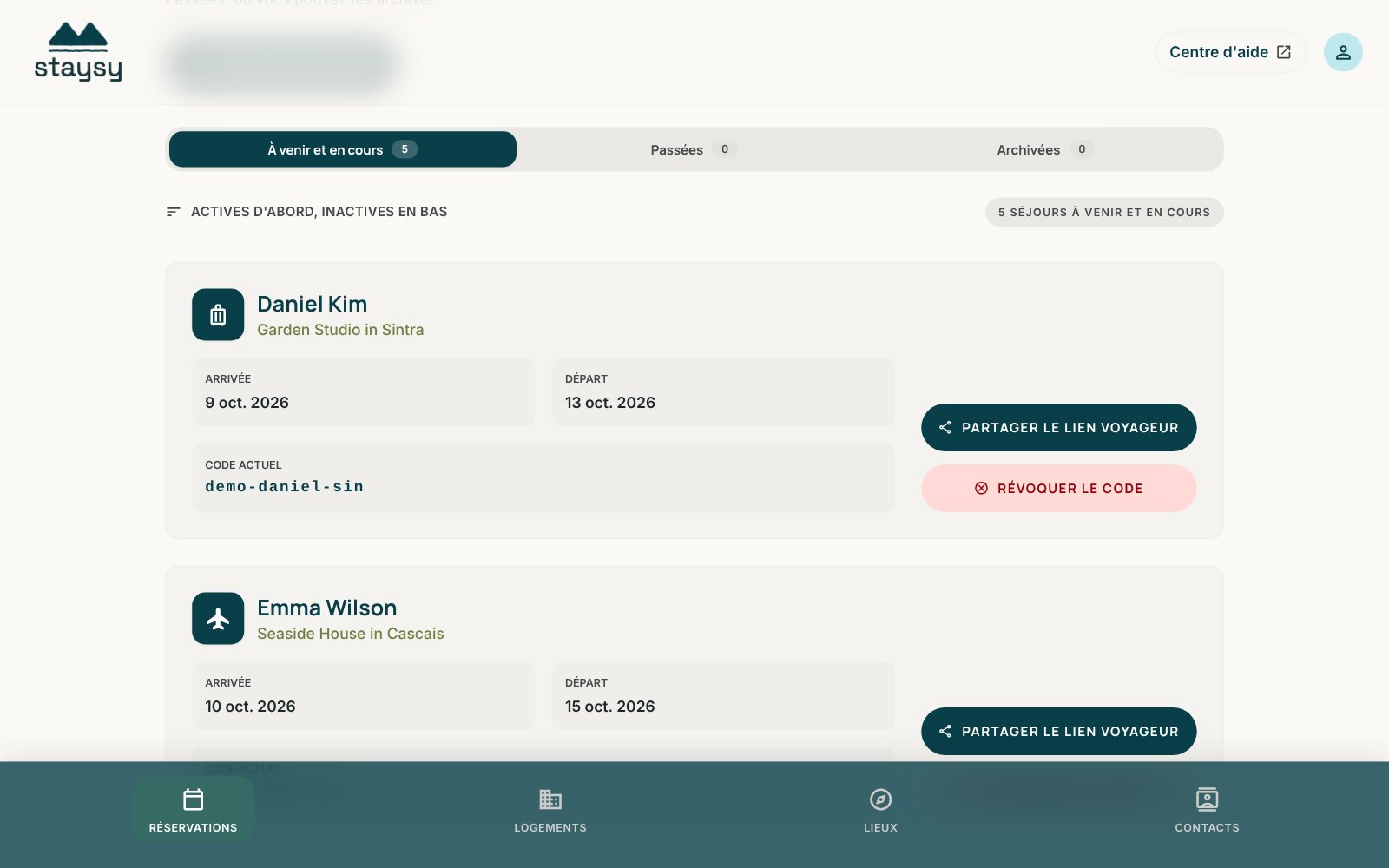 Le tableau de bord hôte de Staysy avec chaque réservation, ses dates, son propre code d'accès et le bouton pour partager le lien voyageur